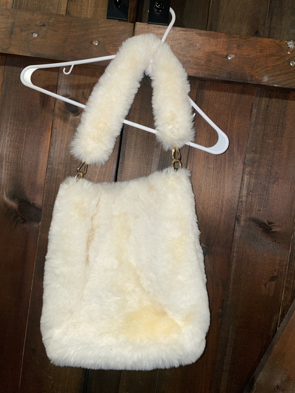 Plush Faux Fur Shoulder Bag in Cream - Soft & Stylish